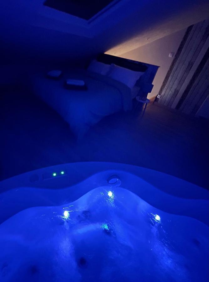 Le Nid D'Amour 2Pers / Wifi / Sauna Уссен Экстерьер фото