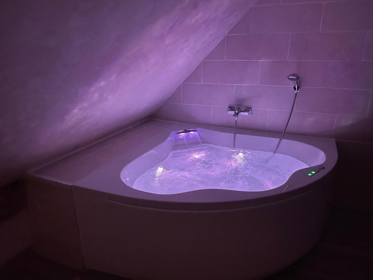 Le Nid D'Amour 2Pers / Wifi / Sauna Уссен Экстерьер фото