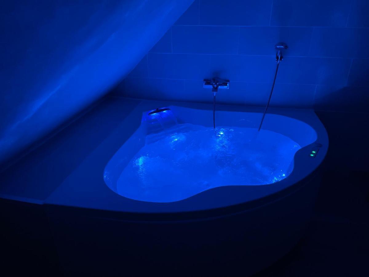 Le Nid D'Amour 2Pers / Wifi / Sauna Уссен Экстерьер фото